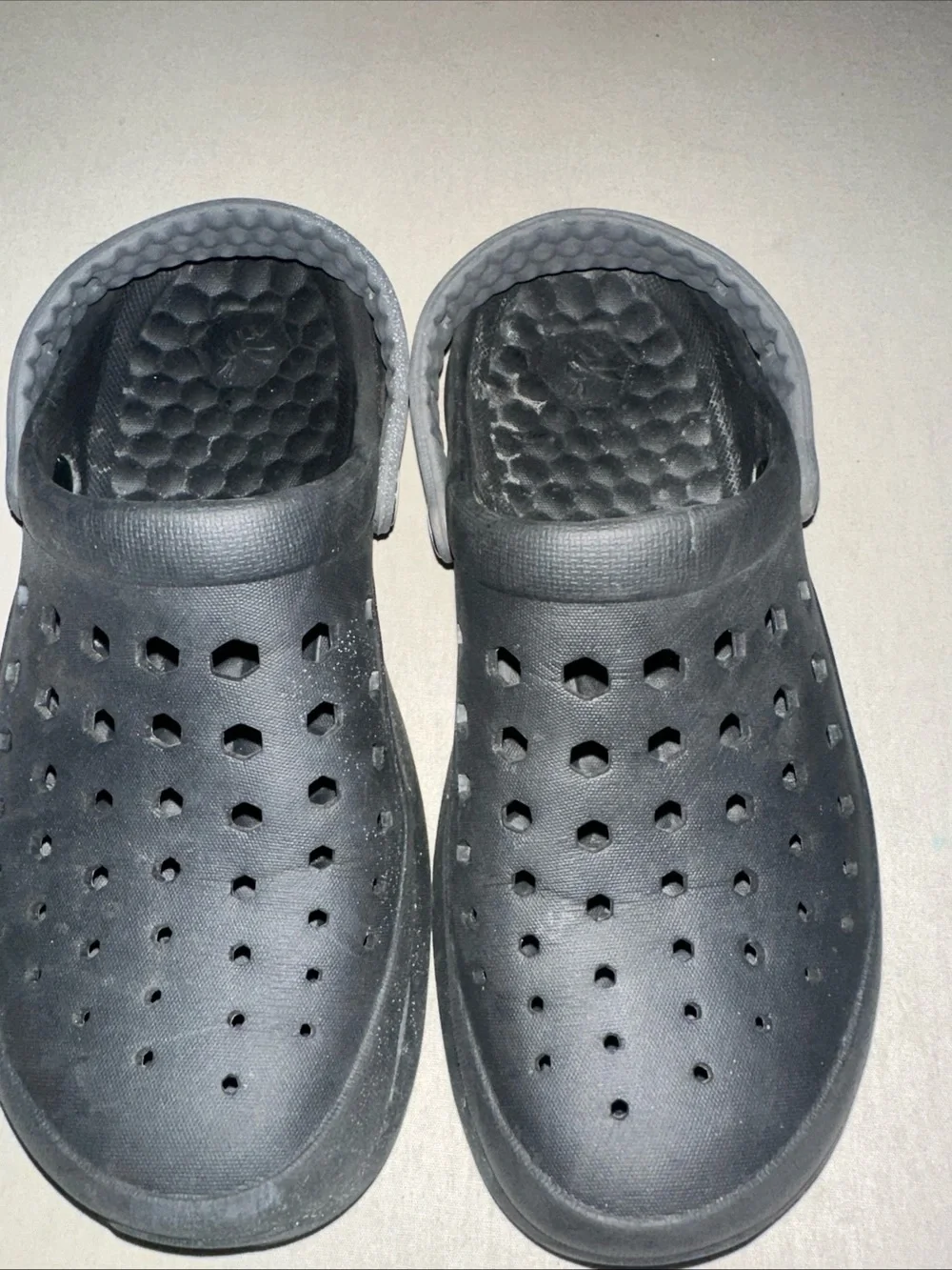 Kids Size 5 Unisex Black Slip-On Comfort Crocs